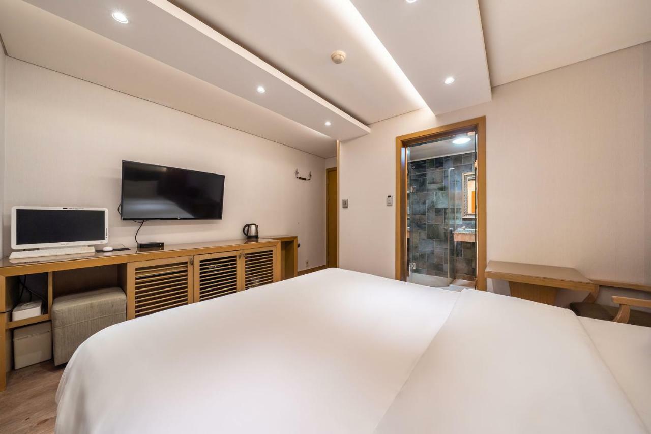 Demian Hotel Seoul Bagian luar foto