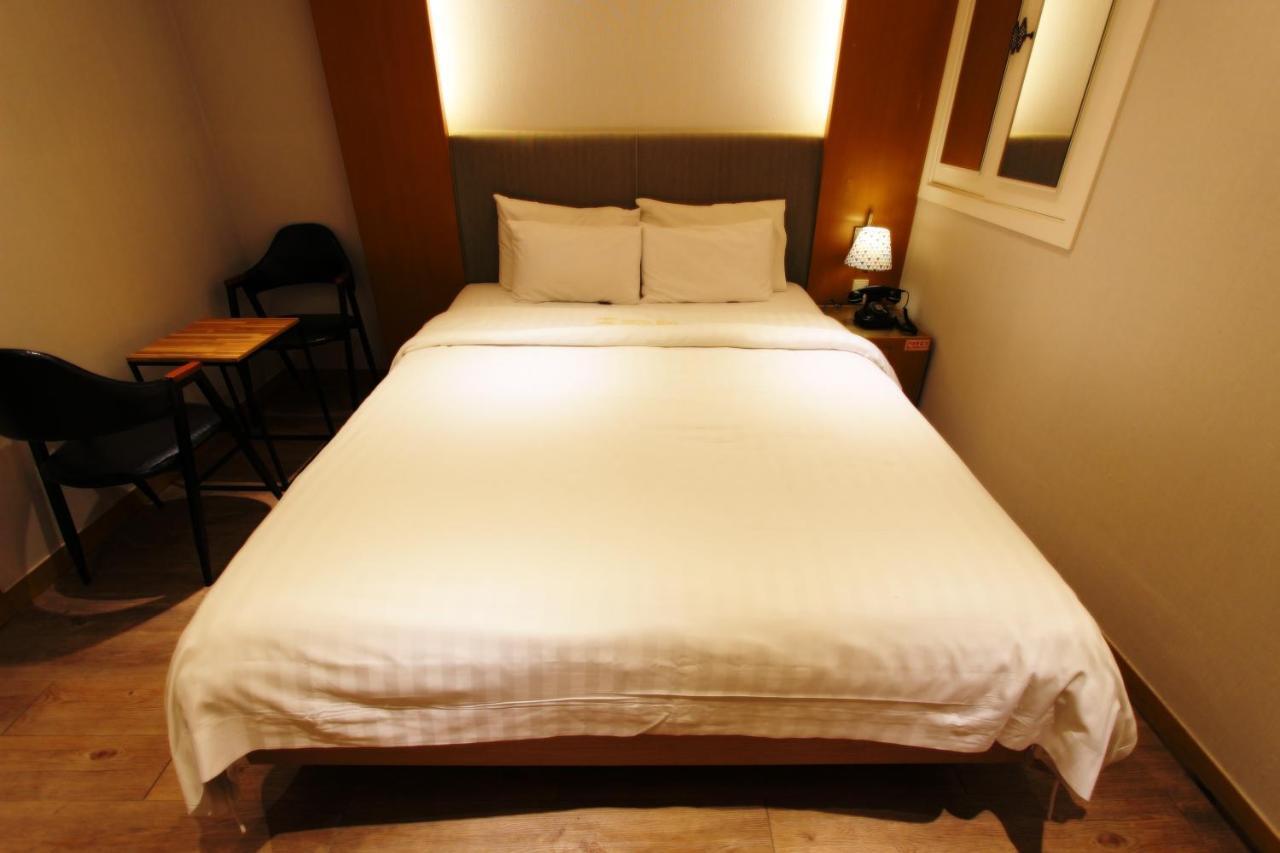 Demian Hotel Seoul Bagian luar foto